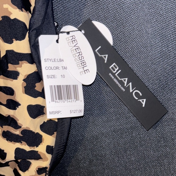 La Blanca
Running Reversible One-Piece Swimsuit - Picture 5 of 6